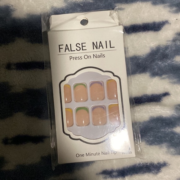 Press On Nails Bundle - Picture 3 of 10